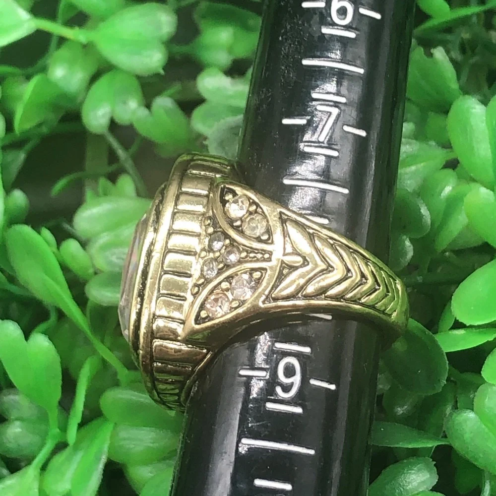 Heidi Daus SIZE 8 HUGE 🆕”Exquisite Elegance” Swarovski Crystals Ring - Picture 6 of 7